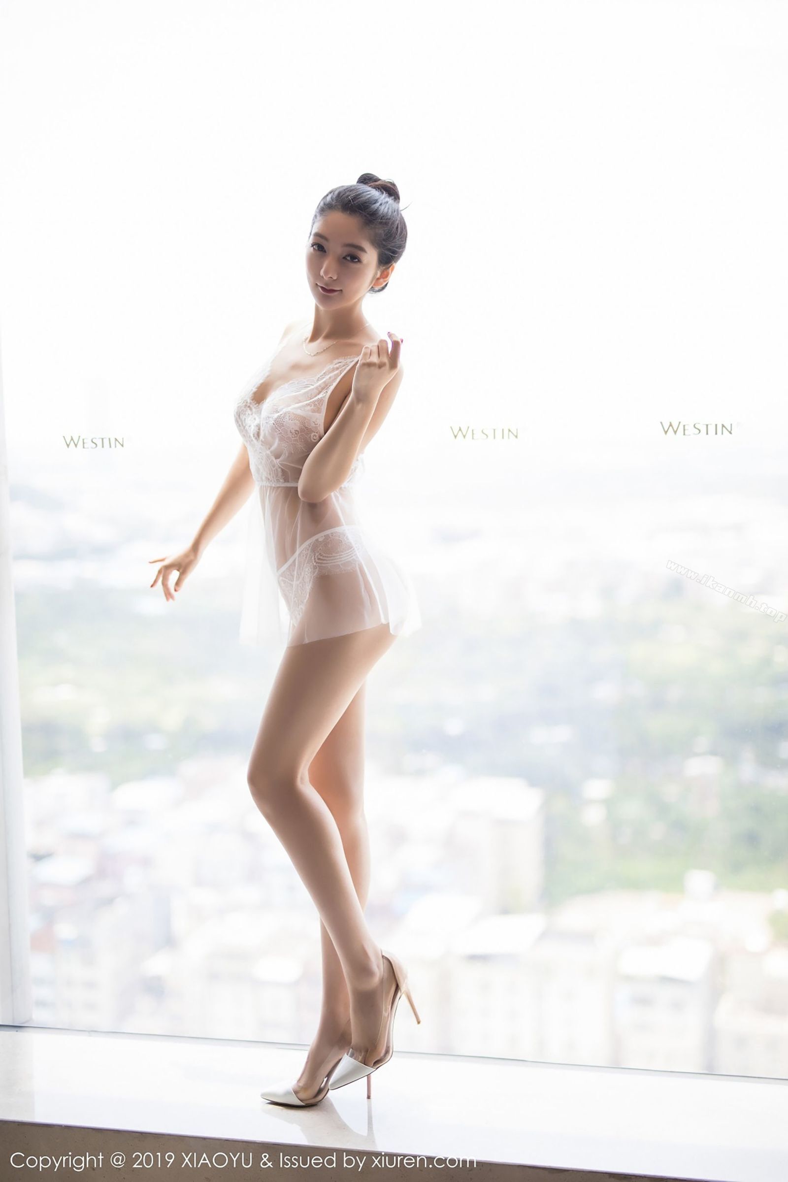 性感写真(真人集)现代薄纱性感与古典韵味旗袍相互碰撞的韵味,一展妩媚柔情